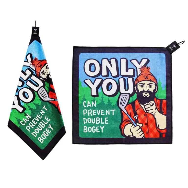 Golf towel with magnet